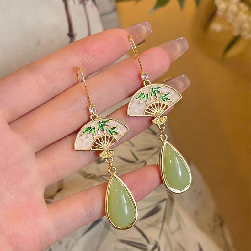 Elegant Chinese Tassel Earrings for Women - High-End Hanfu Qipao Studs, Retro National Style Dangle Ornaments