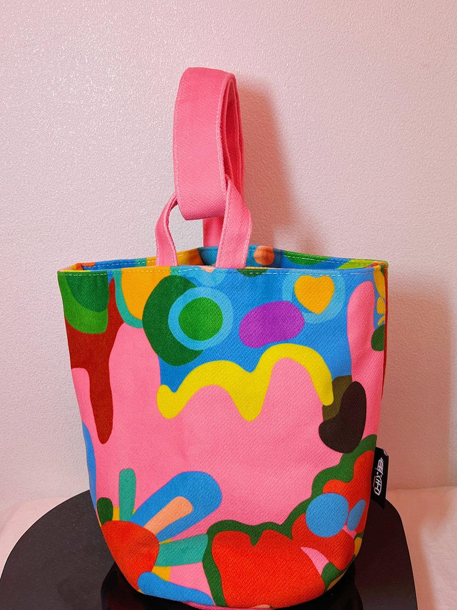 

Персонализированная сумка-бенто из ткани с граффити большой вместимости, контрастный цвет, переносная сумка для ланч-бокса, ручная переноска, холщовая сумка для женщин 25*20*16 розы красного