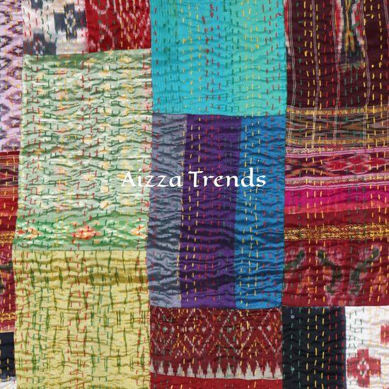 Aizza Trends Handgefertigte Patchwork- und Patola-Arbeit Kantha-Quilt aus reiner Baumwolle - Traditionelle indische Tagesdecke - Vintage Baumwollseide Sari-Quilt