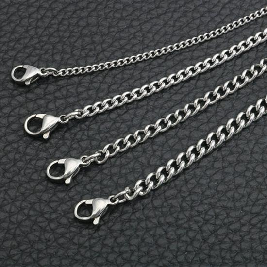 Twisted Titanium Steel Necklace: Stainless Steel Non-Welded Sideways Chain for Men & Women, Clavicle Chain Pendant Jewelry Accessory