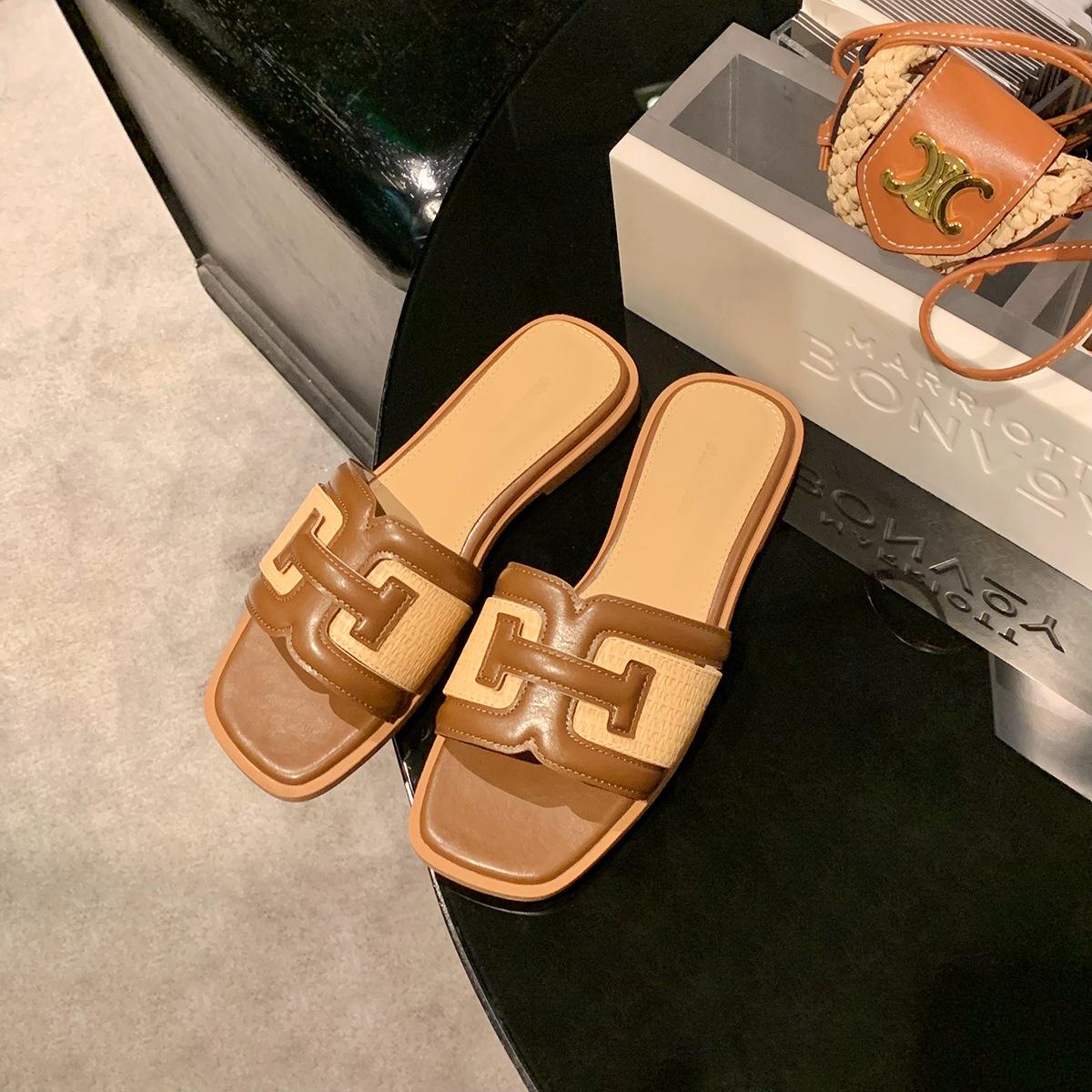 

Grape mother with the same square head straw splicing versatile contrasting sandals women s vacation wind beach leisure flat-bottomed slippers summer 40 коричневый