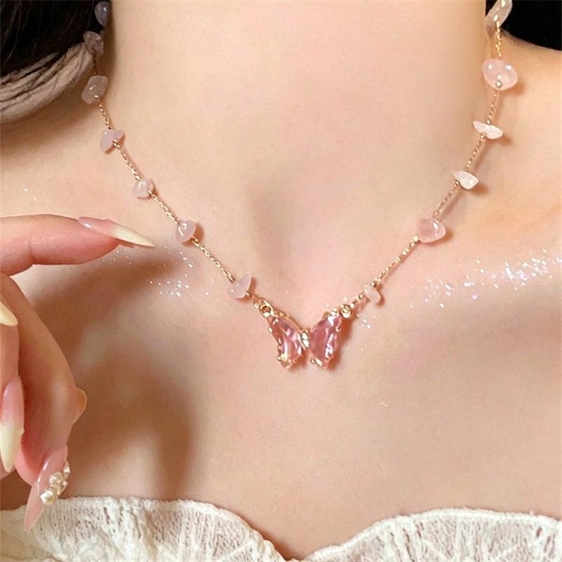 Ethnic Dopamine Irregular Beaded Butterfly Necklace Women Exquisite Crystal Fashion Pendant Jewelry Gift