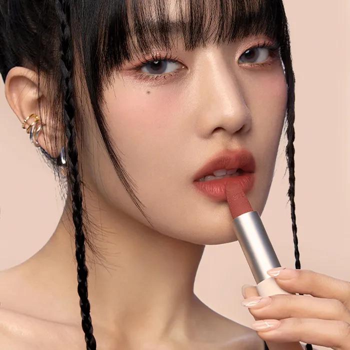 Cashmere Hug Lipstick (Free Multi Brush)