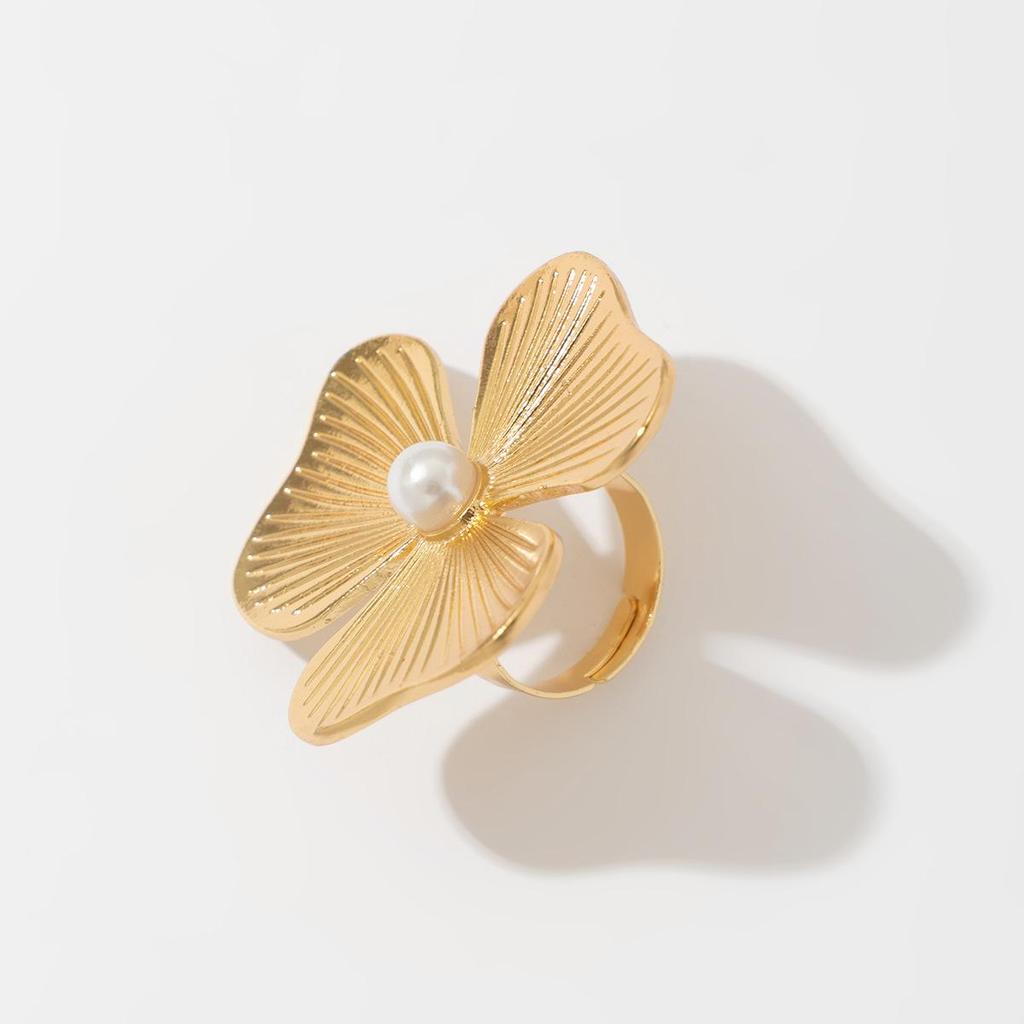 Fashion Sense Inlaid Pearl Flower Ring Simple Pleated Round Alloy Ring Set Daily Commuting Retro High-class Sense of Women's Jewelry