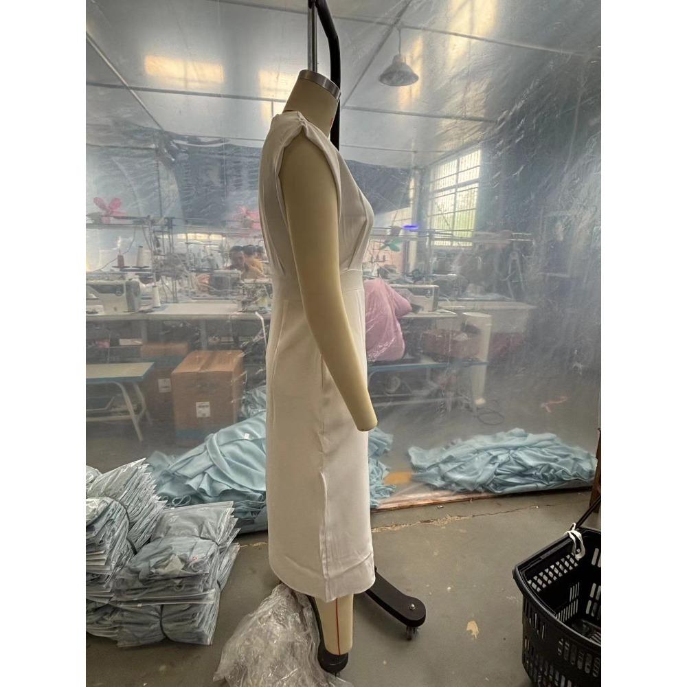 Women'S Round Neck Sleeveless Button-Split Solid Color Dress Long Dress