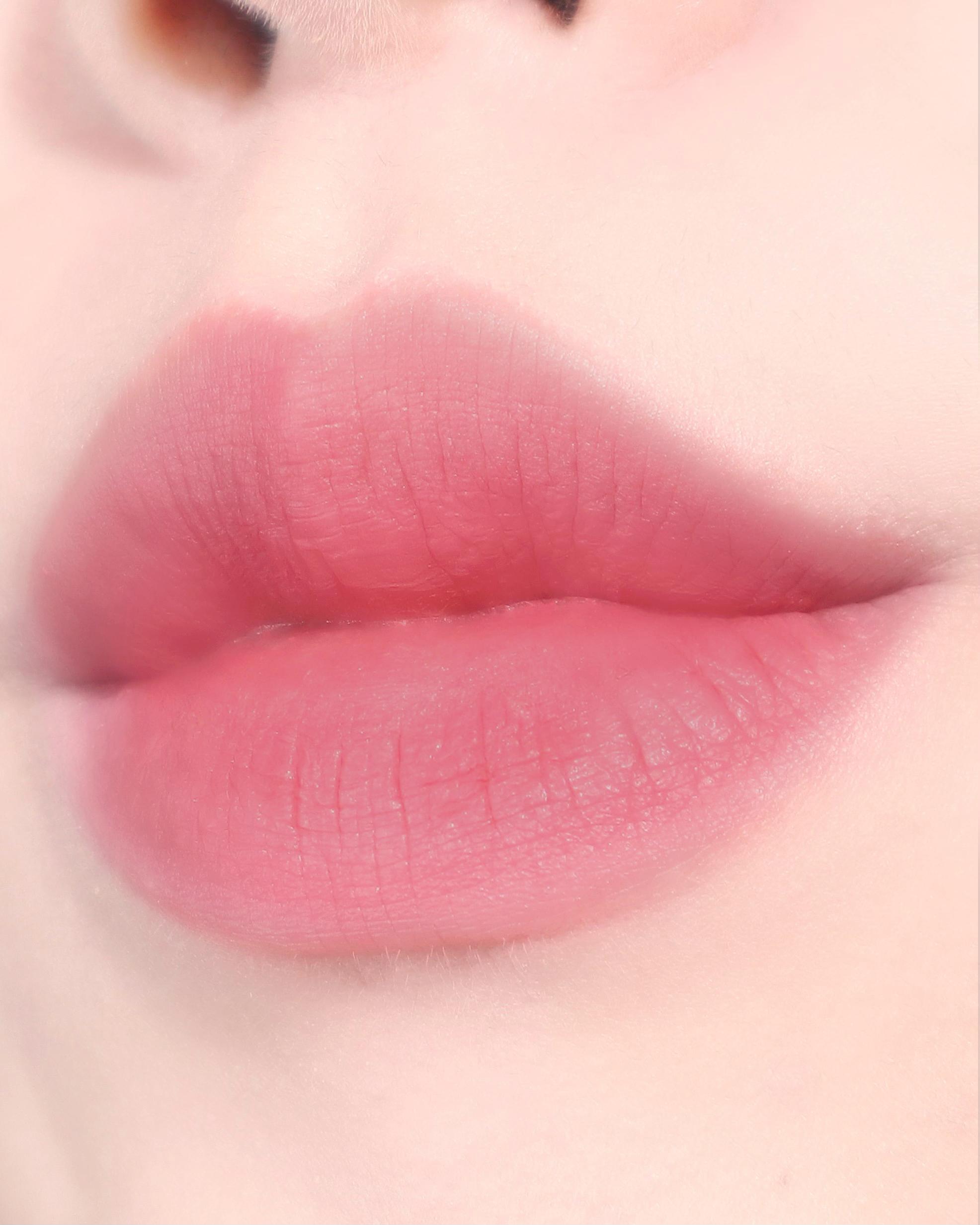 

Kiss Me Eye Light Blurry Fixing Tint 6 видов 02 Smokey Rose