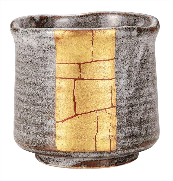 

Nakamaru Kutani Ware Teacup with Gold Leaf Line K9-723