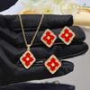 Italienischer Retro-Hofstil Blati Weißes Fritillary Set Vierblättriges Kleeblatt Armband Achat Halskette Ring Ohrstecker