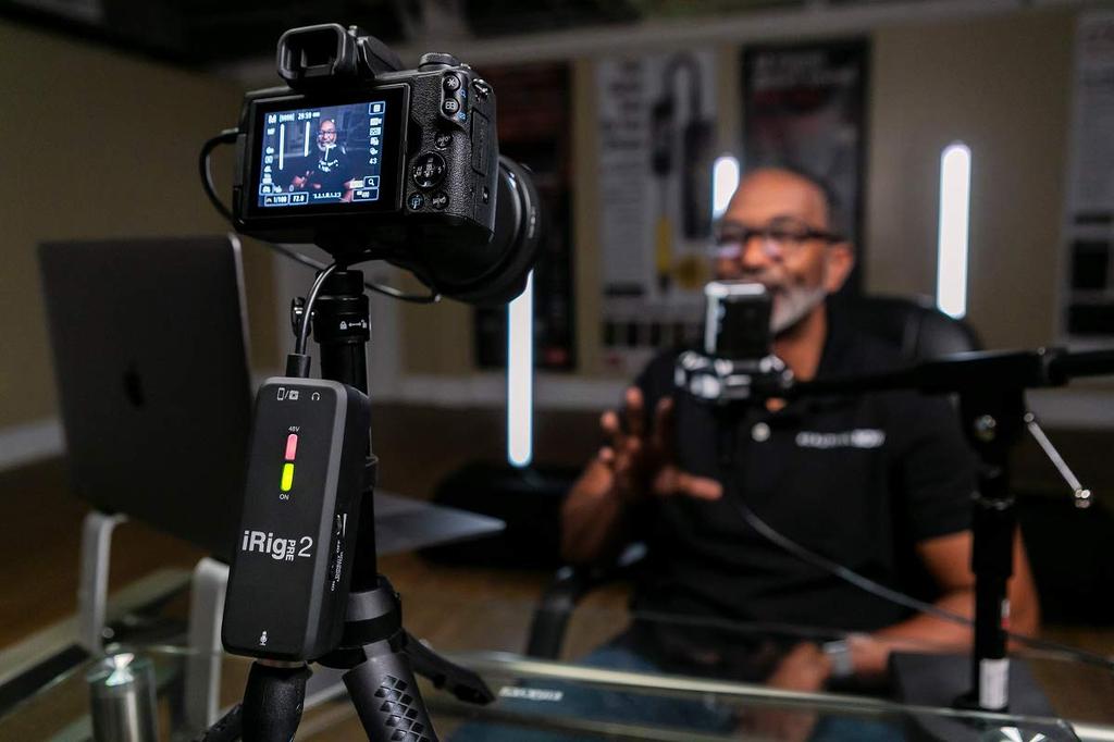 IK Multimedia iRig Pre 2 Mobile Mic Preamp[]