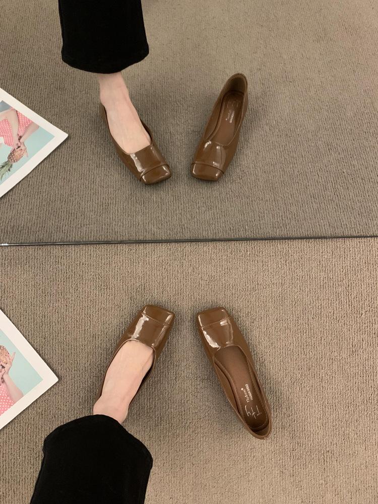 

Ретро квадратный носок лоферы из лакированной кожи на одной педали женская обувь колледж британский стиль маленькие кожаные туфли универсальные для работы одинарные туфли женские 40 коричневый