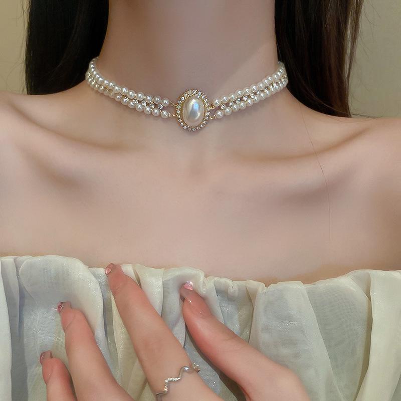 Diamond-Studded Baroque Pearl Double-Layer Necklace - Women's French Retro Clavicle Chain, High-End Fashion Jewelry.