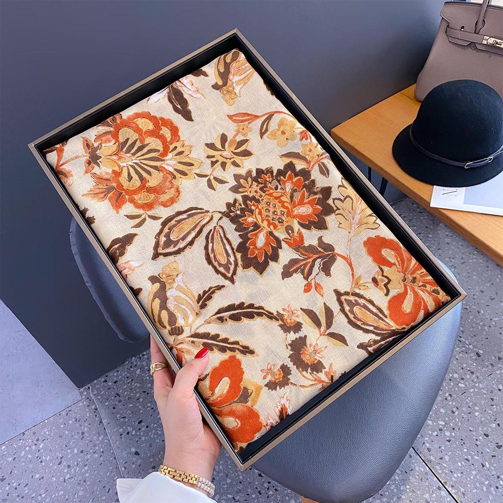 Spring and Autumn Travel Sunscreen Shawl for Women High-end Large Silk Scarf Air-conditioned Outdoor Shawl for Two-purpose Versatile