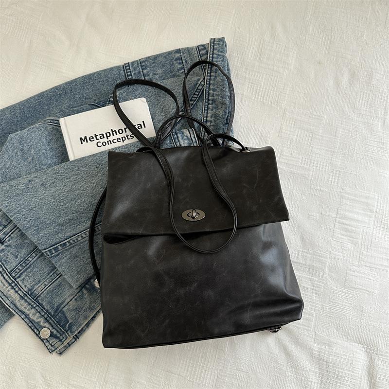 Exquisite retro feeling simple tote bag feeling large capacity underarm handbag  new practical commuter backpack