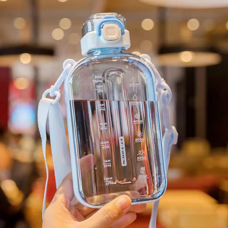 Yiben Muxin Women's Portable Large Capacity Plastic Water Bottle - Durable, Stylish, and Anti-Fall Design.