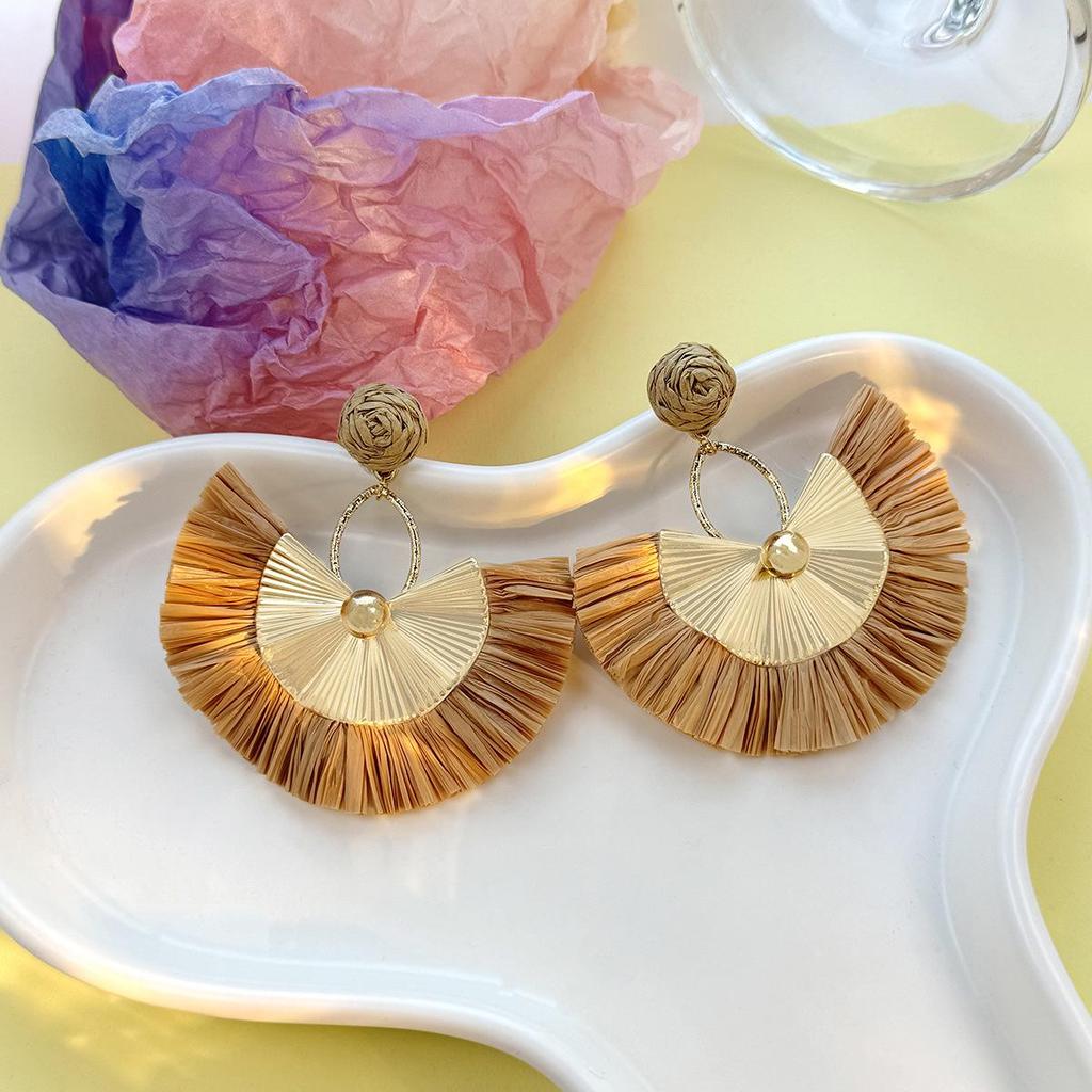 Bohemian Fan-shaped Tassel Earrings: Retro Handmade Raffia Studs for Women
