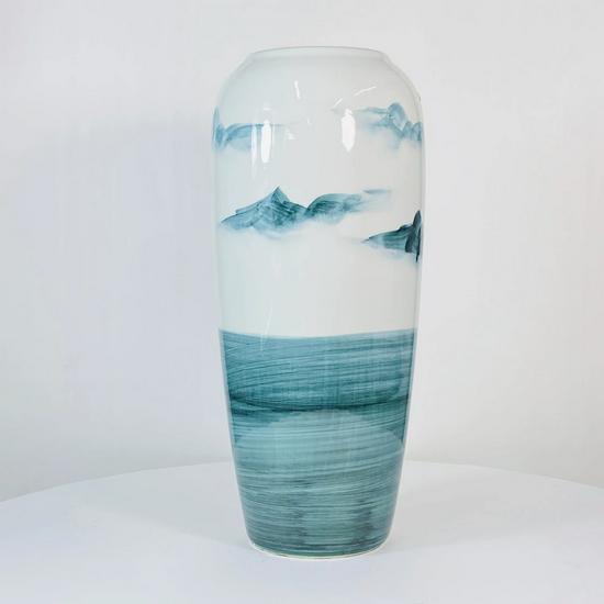 High-Temp Landscape Radish Head Vase Set - 3 White Base Pieces with Silk Daisies for Weddings