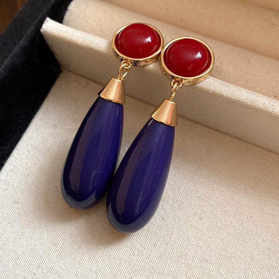 

Silver needle resin round water drop pendant earrings light luxury high-end stud earrings medieval vintage temperament earrings women