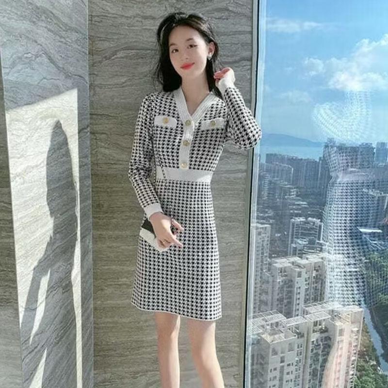 Westernized Thousand Bird Checker V-Neck Knitted Sweater Dress for Women High Waist Hair Dress Sweater Dress Female Tops
