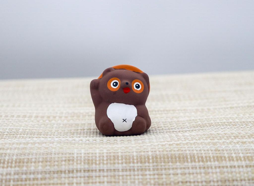 Lucky Charm Tanuki In a Display Box Lucky Charm (24 Pieces) (with Sticker)
