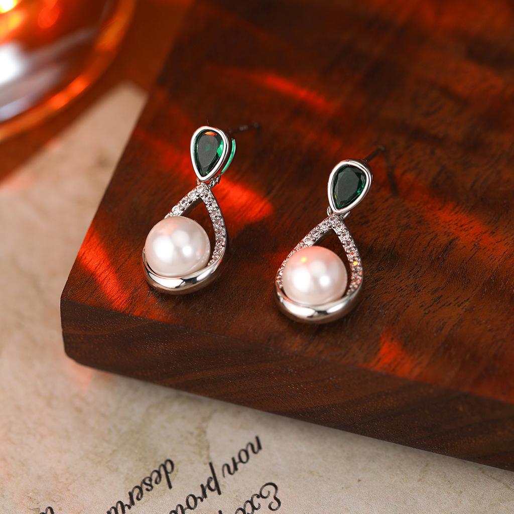 Premium Pearl Stud Earrings S925 Silver Needle Elegant Exquisite Earrings Retro Temperament Versatile Earrings
