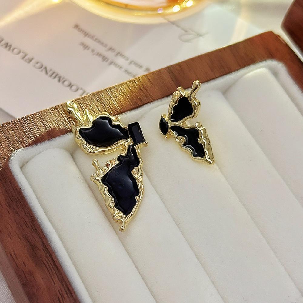 Simple Zircon Butterfly Earrings Light Luxury High-end Stud Earrings Temperament Fashionable Sweet Pearl Earrings Women