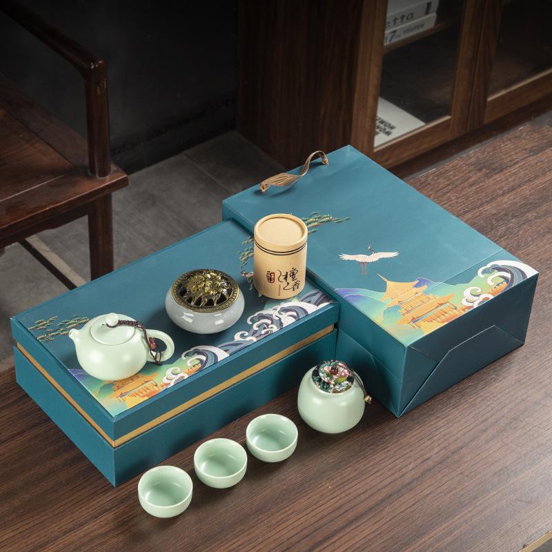 Guochaofeng ceramic tea set will give friends a portable storage gift box with business gifts.