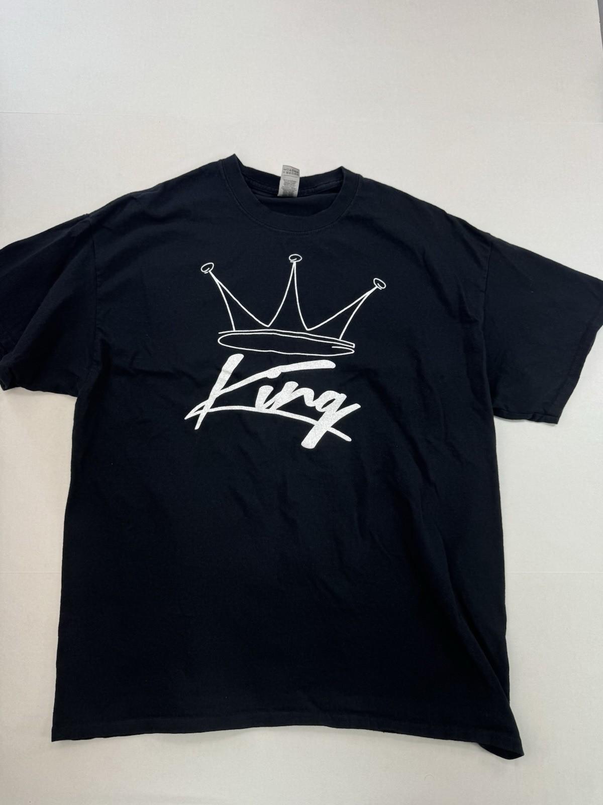 King Crown Graphic T-Shirt Men s XL Black Gildan Heavy Cotton Gold Print Tee Unisex T-Shirt XXXXL