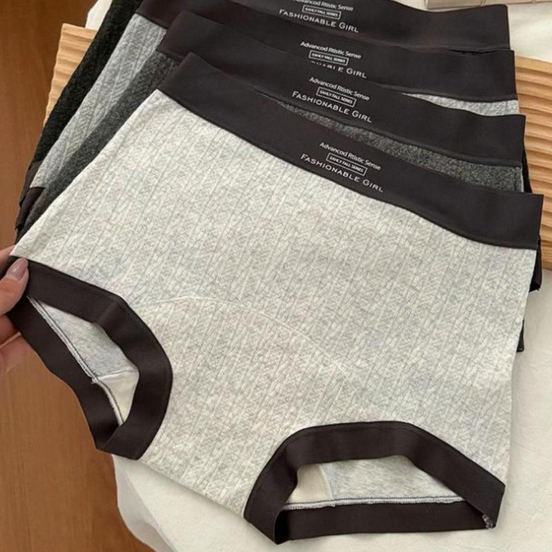 Ladies Spring and Summer Fashion New Cotton Comfortable Hip Mid Waist Flat Angle Briefs