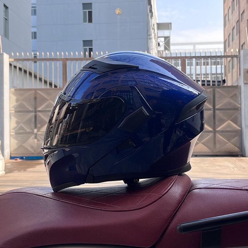Motorcycle helmets Men's and women's locomotive full helmets Bluetooth peel-off helmets Electric vehicle helmets