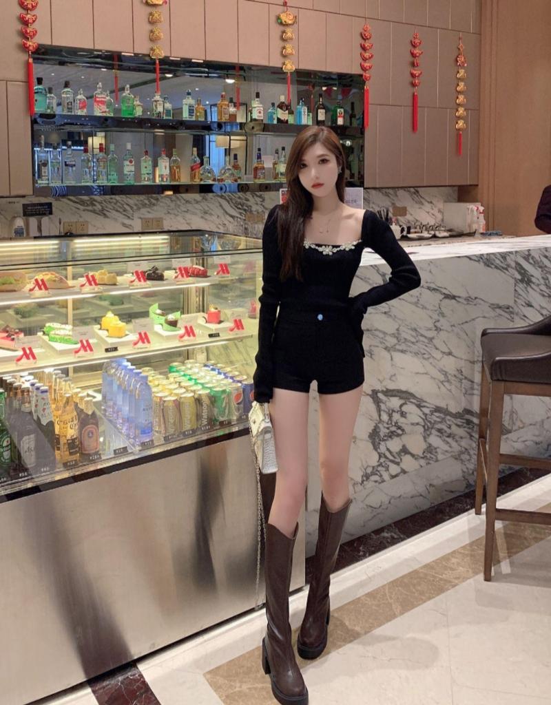 High Waist Black Slim Summer Shorts - Sexy New Elastic Hip Peach Leggings 2024
