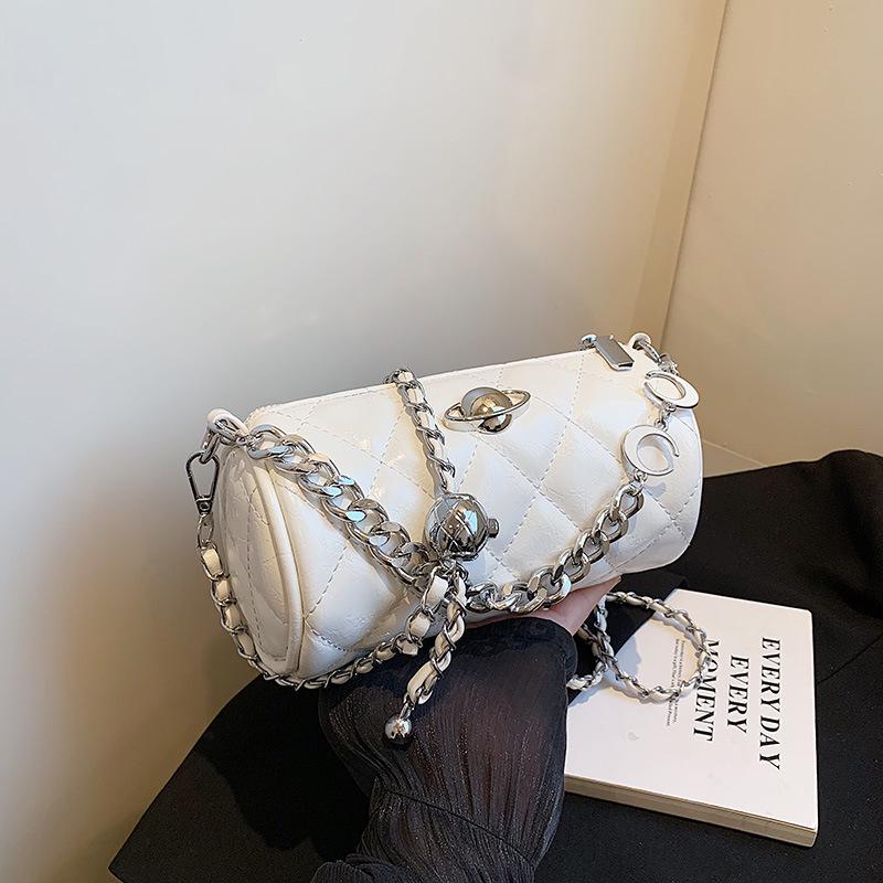 Luxury Diamond Lattice Chain Crossbody Bag: Fashion-Forward, Versatile Round Cylinder for Women