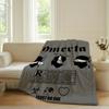 Modischer Aufdruck O Omertas M Maes Decke Für Sofa Büro Bett Flugzeug Reisen Schlafen Lesen Entspannen Camping Weich Und Warm