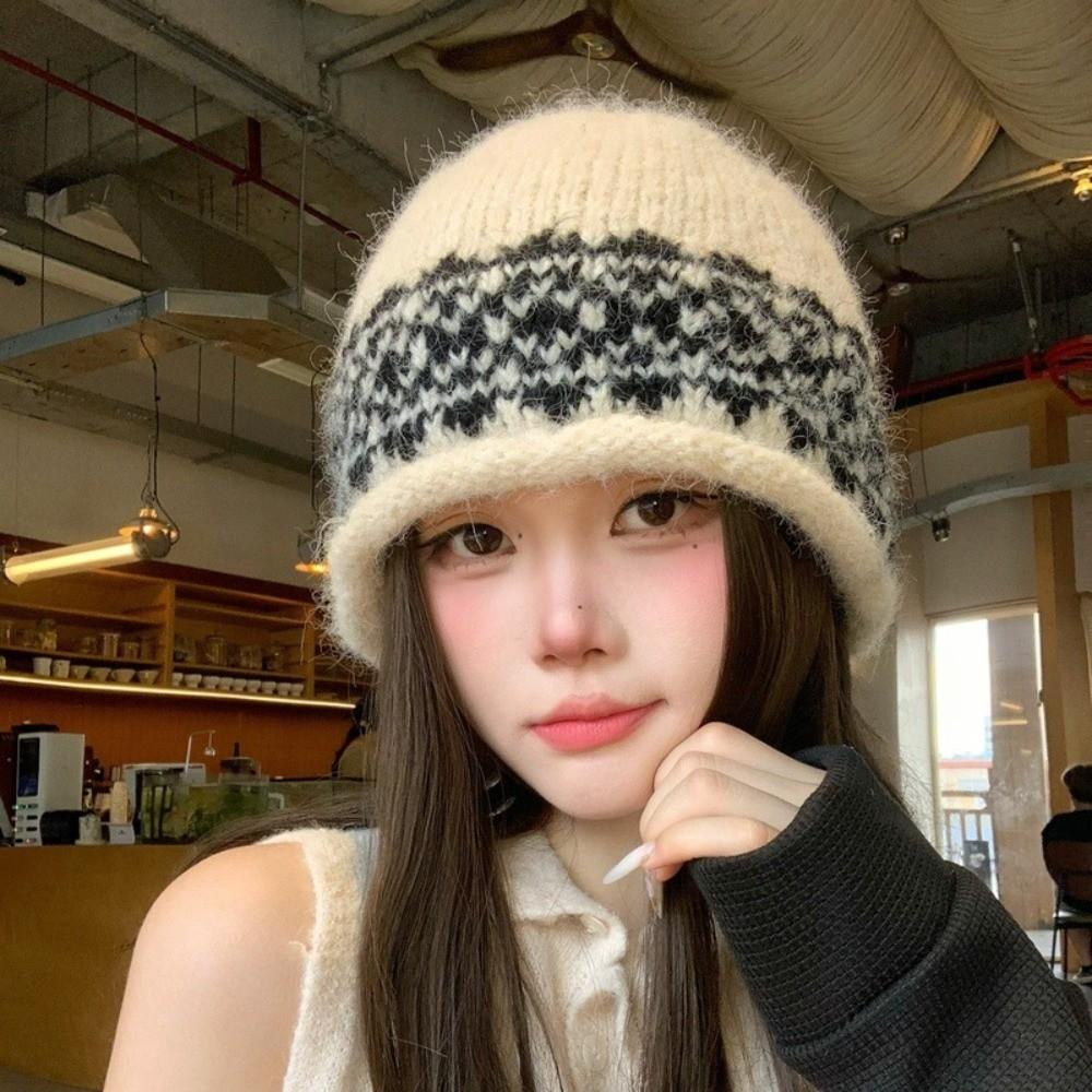 Face Slimming EarFlap Hat Polyester Fair Isle Jacquard Hat Vintage Fall Winter Hat  Outdoor Wear