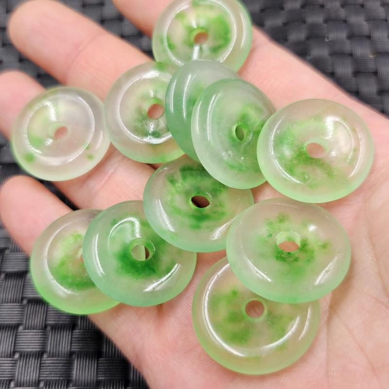 Emerald Jade Flower Buckle Pendant Set: 25mm Ice-Type Jade Bracelet, Necklace, Earrings, and Key Pendant.