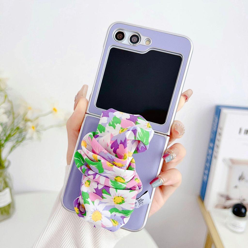 Samsung Z Flip 7 Pearlescent Leather Texture Wristband Case