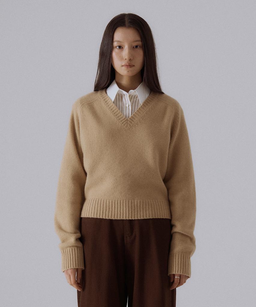 SILN Terra V-Neck Pullover Knit (Beige)