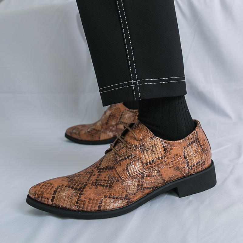 Fashion rhombus pattern pointed leather shoes men's business dress casual shoes trend European and American small leather shoes large size men's shoes