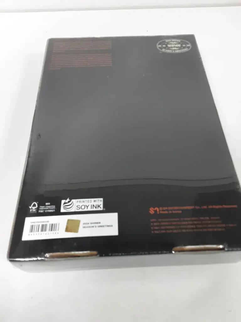 SHINEE 2024 Season's Greetings Sign