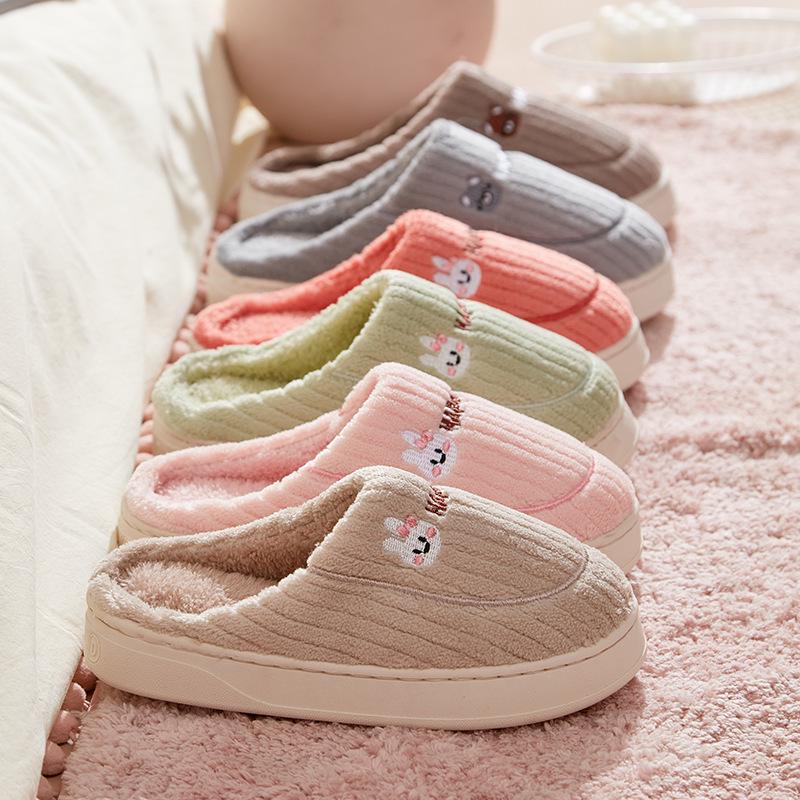 Women's Plush Non-Slip Cotton Slippers for Home Use in Spring, Autumn, and Winter - Thick Sole, Suitable for Couples and Men.
