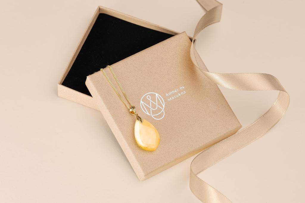[Amber by Mazukna] Amber Necklace Pendant, Frame Type, with Dedicated Jewelry Box, Silver925 Gold Plated Chain (approx. 45cm), Lightweight, Elegant