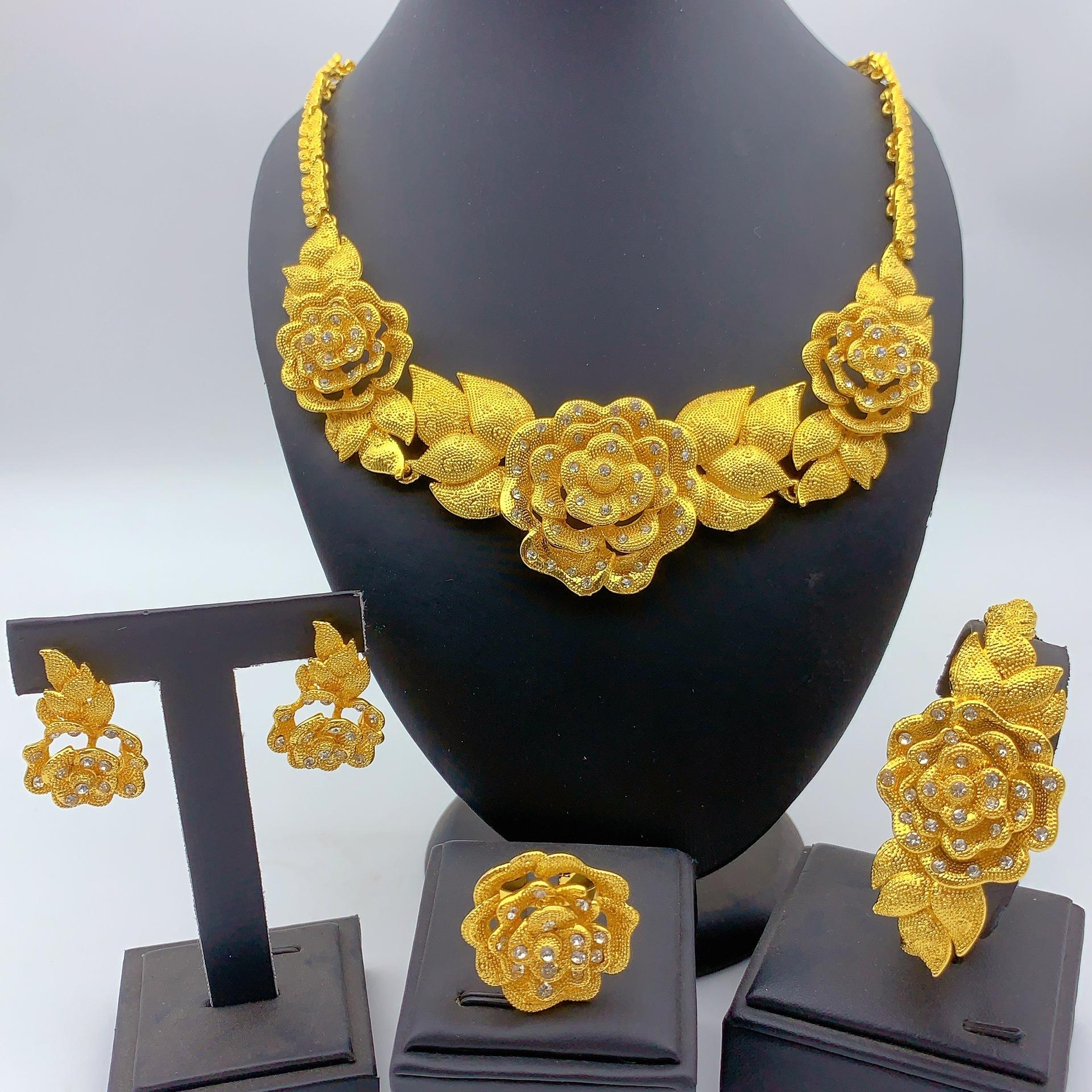 2026 Ближний Восток Золотой Свадебный Набор Украшений Индийское Свадебное Ожерелье Кольцо Серьги Браслет Четырехпредметный Набор 45cm