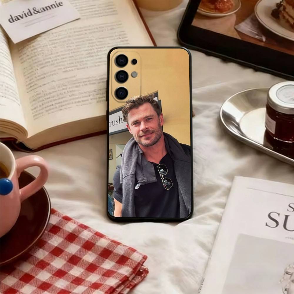 Chris Hemsworth Phone Case For Samsung S25,S24,S21,S22,S23,S30,Ultra,S20,Plus,Fe,Soft Silicone Black Cover