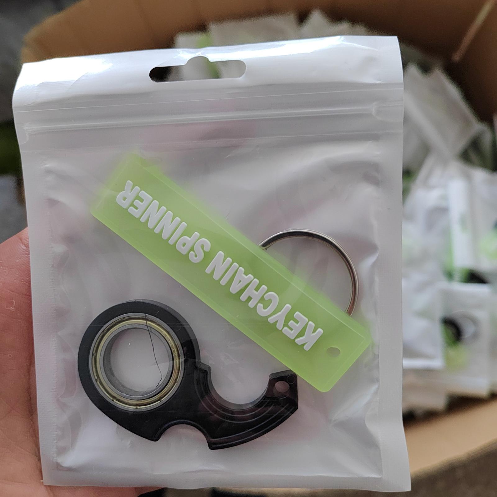 

Finger-rotating Keyring One Size чёрный