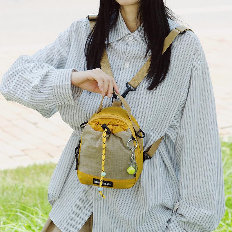 Dual-purpose messenger water cup bag outdoor sports backpack niche leisure shoulder bag light hiking kettle bag