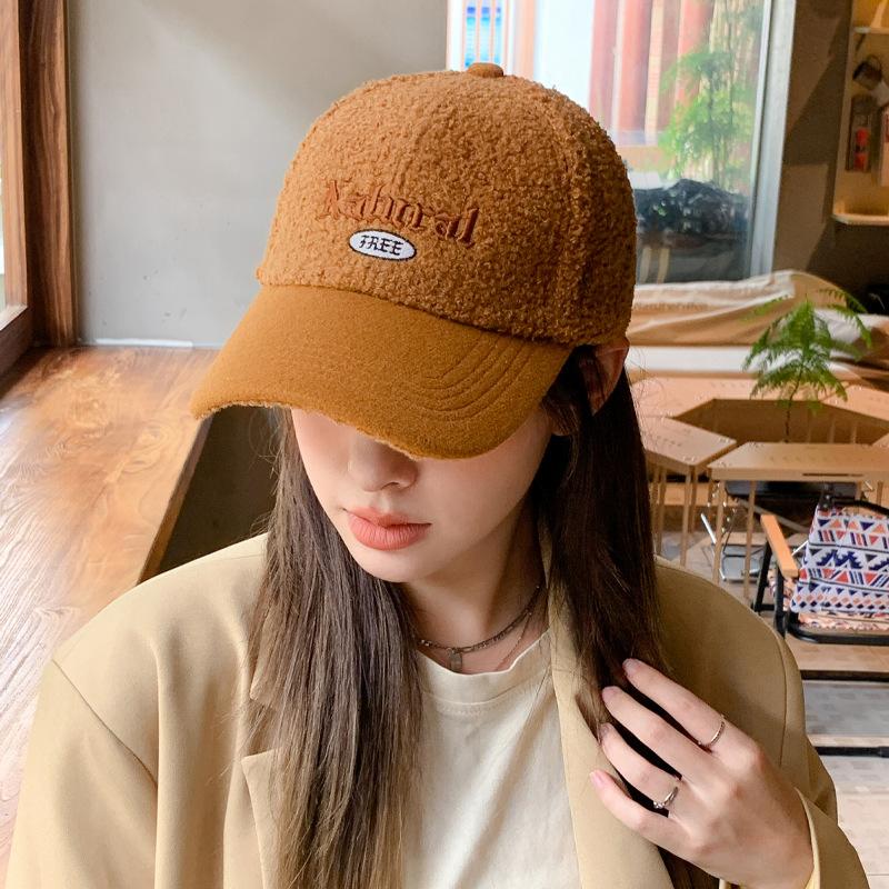 Autumn and Winter New Baseball Cap Embroidered Letters Lamb Wool Thermal Cap Fashion Winter Thermal Hat Tide