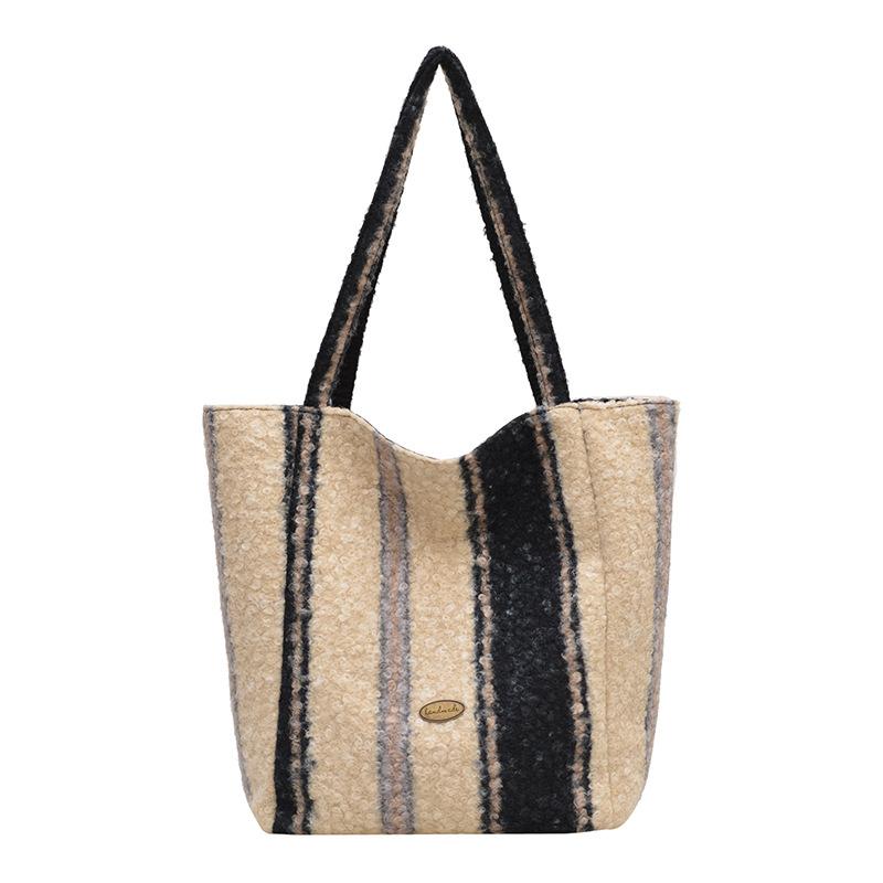 New Autumn Winter Fluffy Tote Crossbody Bag Fashi Plaid Textured Casual Shoulder Bag Large Capacity Casual Simple Storage Bag
