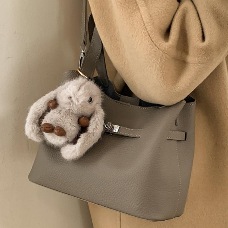 Trend Simple Portable Bucket Bag Women's Winter New Fashion High Value Casual Fashion Messenger Bag