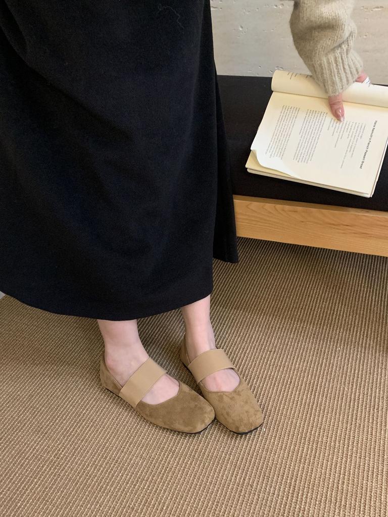 Square head retro ballet shoes female outer wear fairy flat shoes 2025 autumn and winter new pedal Mary Jane shoes