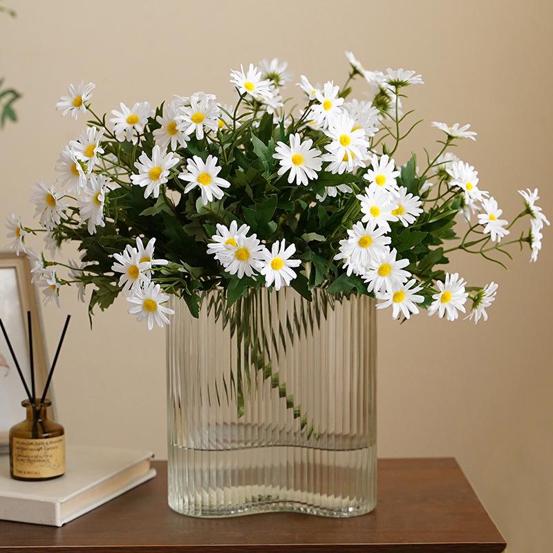 9 Head Korean Style Artificial Small Daisy Rural Home Decoration Outdoor Decoration Small Handle Bouquet Chrysanthemum