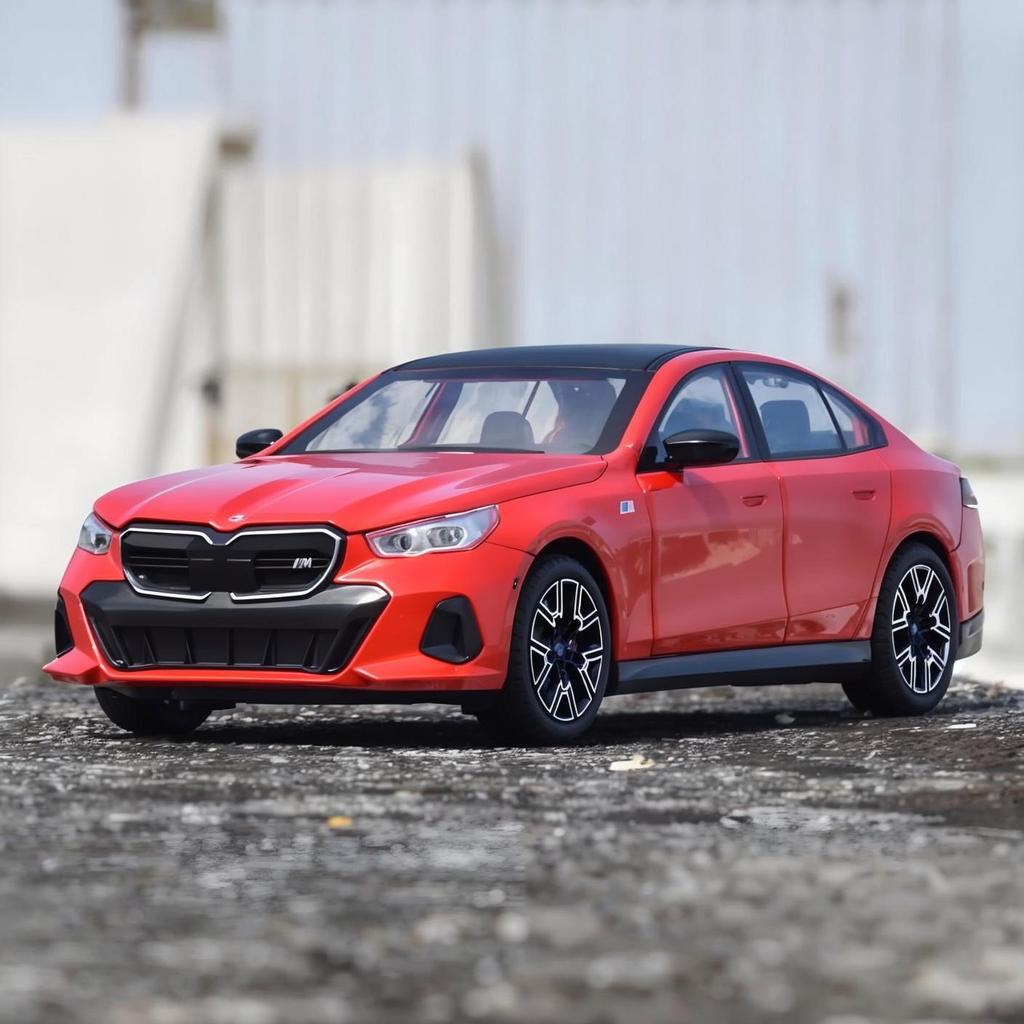 New 1:24 BMW I5 M60 Xdrive Power Alloy Diecast Model Car Die Casting Children's Toy Car Birthday Gift For Boy Present Hobby Collect